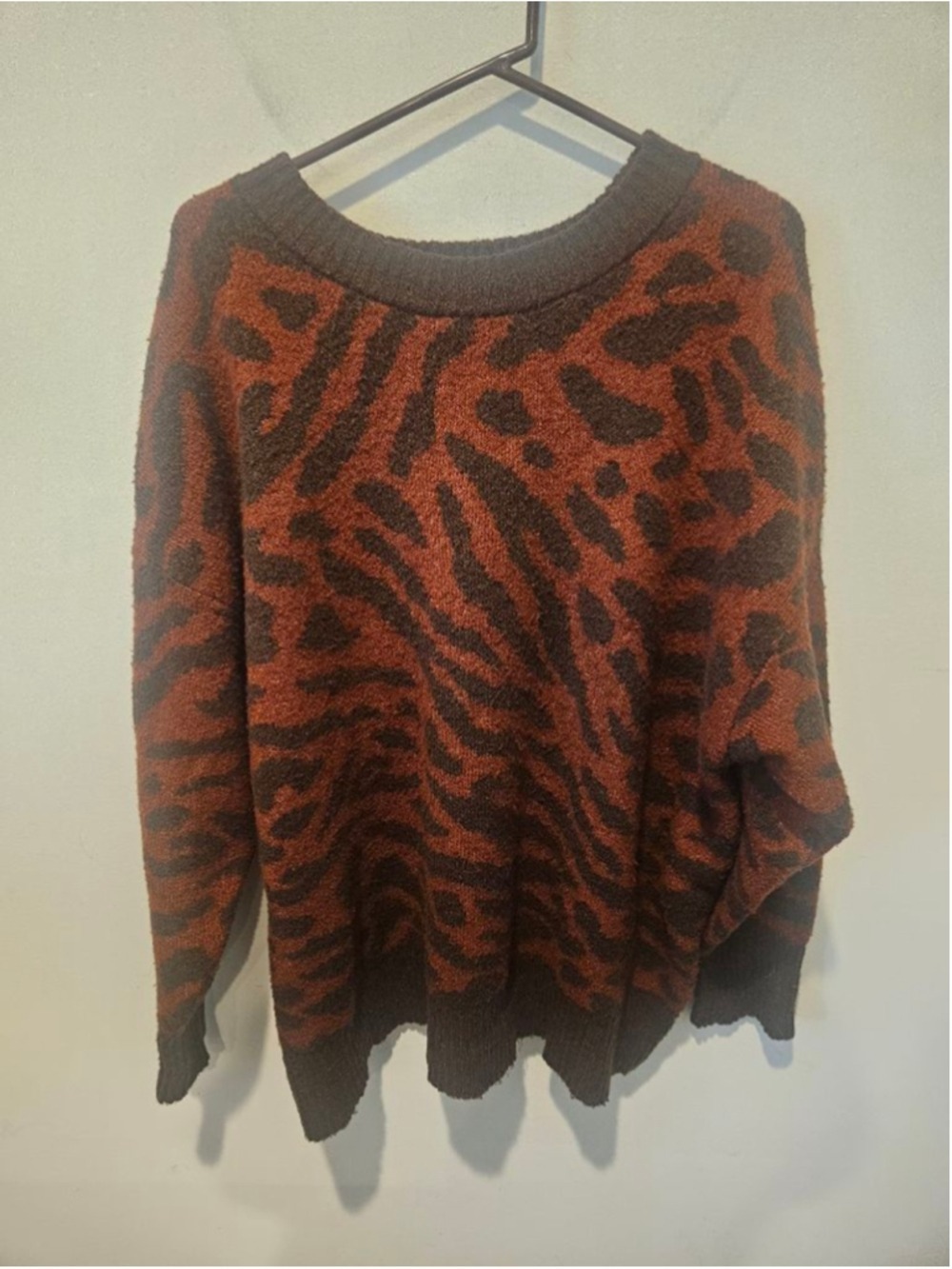 Women's AVA & VIV Plus 2X Brown Rust Tiger Striped Crew Neck Sweater
